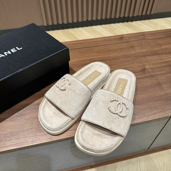 Chanel Women_Slippers/Sandals shoes eur 35-40