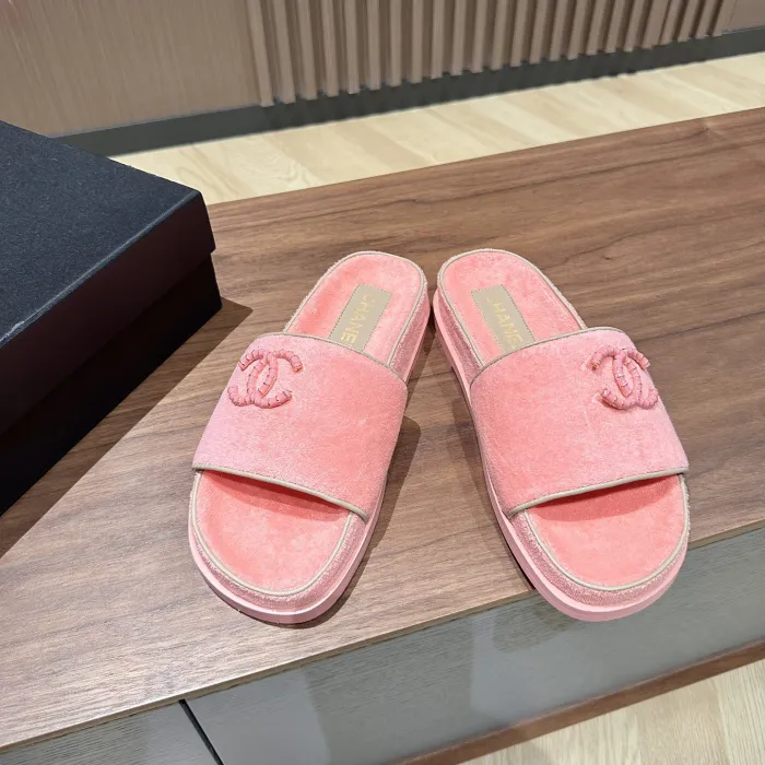 Chanel Women_Slippers/Sandals shoes eur 35-40