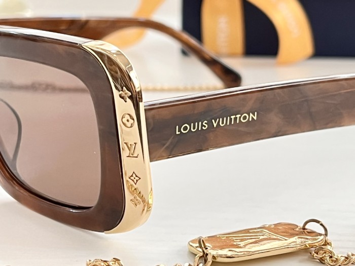 LOUIS VUITTON Sunglasses