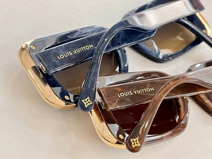 LOUIS VUITTON Sunglasses