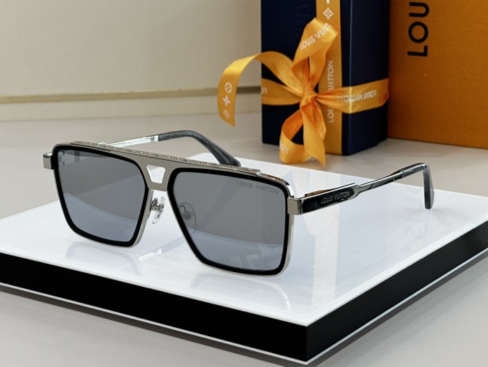 LOUIS VUITTON Sunglasses