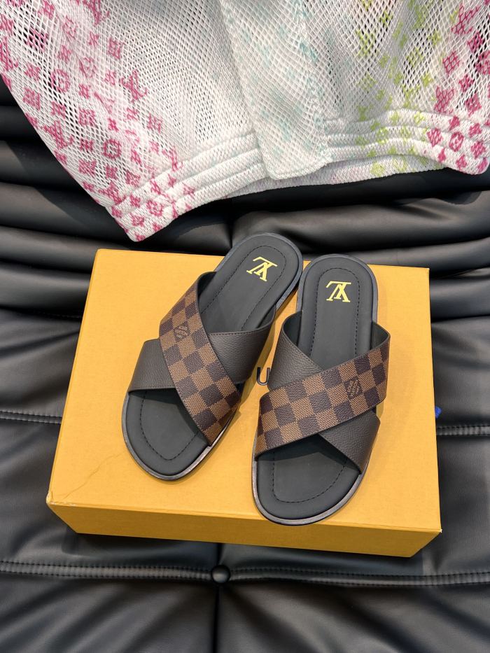 LOUIS VUITTON Men_Slippers/Sandals eur 38-45