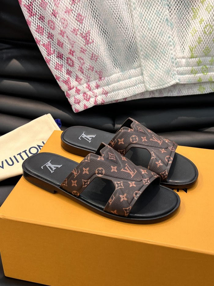 LOUIS VUITTON Men_Slippers/Sandals eur 38-45