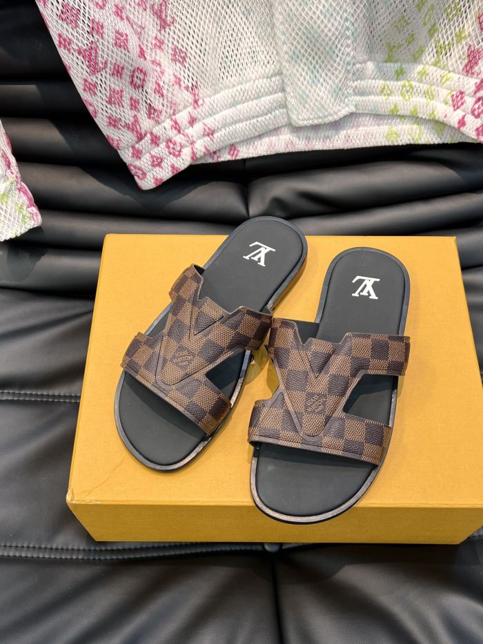 LOUIS VUITTON Men_Slippers/Sandals eur 38-45