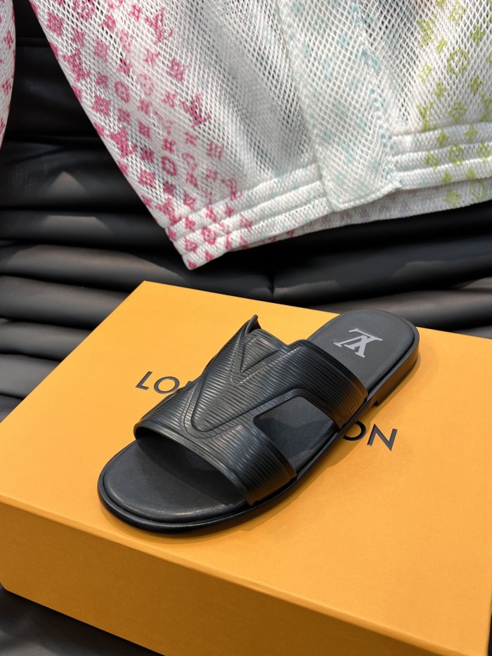 LOUIS VUITTON Men_Slippers/Sandals eur 38-45