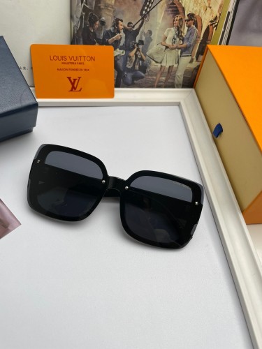 LOUIS VUITTON Sunglasses