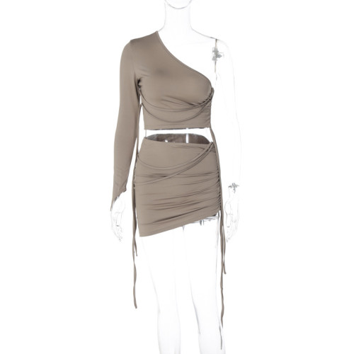 One shoulder open navel top slim side drawstring skirt suit