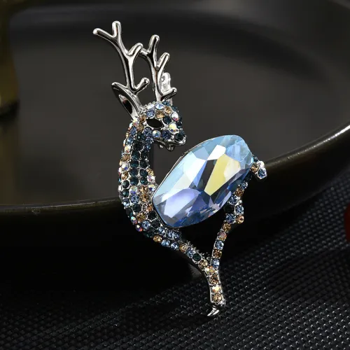 Crystal deer brooch high-end design sense, small number of grand suit accessories, corsage