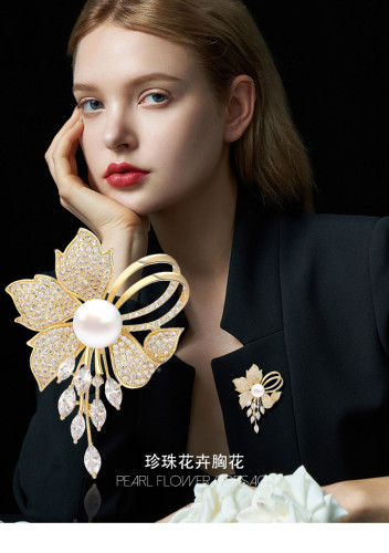 Magnificent luxury fashion brooch high-end brooch women's new Korean clothing accessories temperament elegant pin