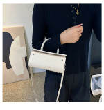 Temperament Handheld Fashion Small Square Bag Women's Bag Versatile Straddle Lock Single Shoulder Bag