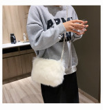 Pearl plush shoulder bag Women's bag Simple, personalized, fashionable, cross-trend small square bag