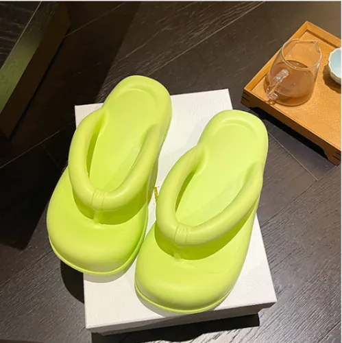 Solid color flip flop Fashion thick bottom anti-slip versatile beach flip flop