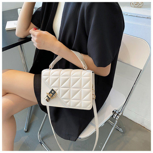 Single shoulder crossbody bag, simple chain small bag, fashionable and casual Lingge women's bag, small square bag