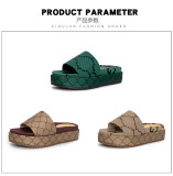 Elevated slippers for women wearing fabric on the outside, with thick soles for women's shoes