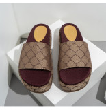Elevated slippers for women wearing fabric on the outside, with thick soles for women's shoes
