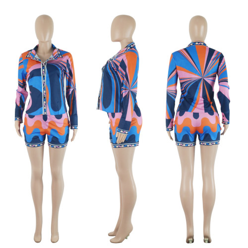 Two piece set of printed long sleeved shirts and shorts
