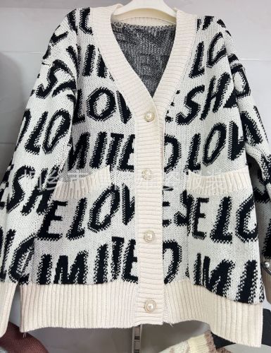 Medium length sweater V-neck knit jacket