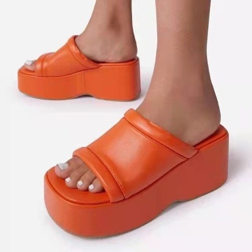 Large size thick bottomed sponge cake square headed women's sandals and slippers