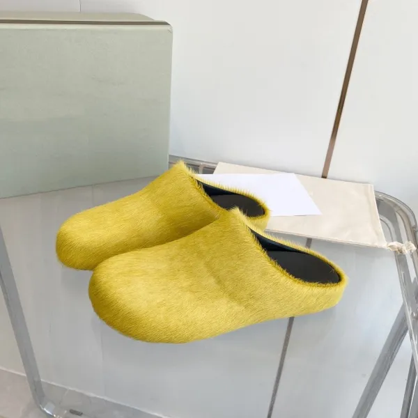 Ma Mao Couple Tutou Slippers