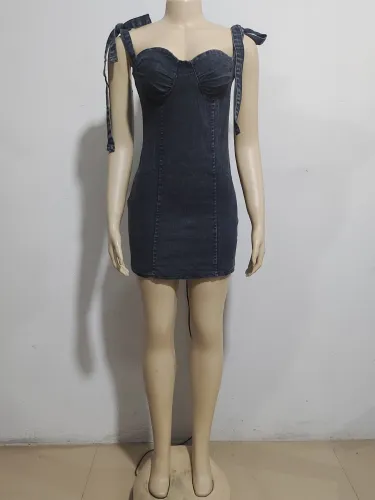 Women's suspender denim skirt