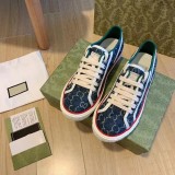 Retro canvas shoes