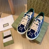 Retro canvas shoes