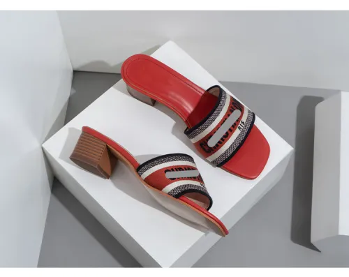 Letter embroidered low heel slippers