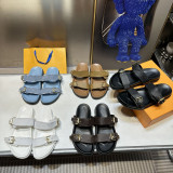 Anti slip thick soled sandals for wearing flat bottomed sandals on the outside