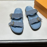 Anti slip thick soled sandals for wearing flat bottomed sandals on the outside