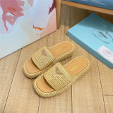 Wearing thick soled triangular woven slippers on the outside of flat slippers
