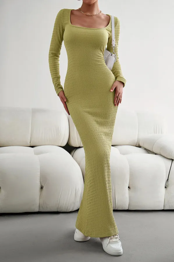 Square collar long sleeved knitted dress