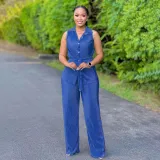 Sleeveless pleated suit