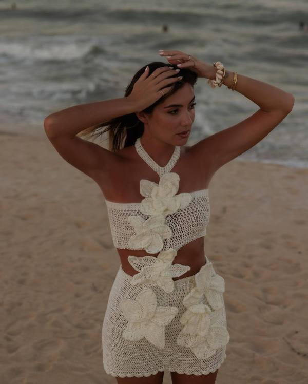 Hanging neck flower hollow vacation style dress