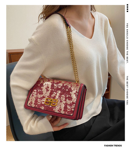 Printed chain carrying crossbody bag