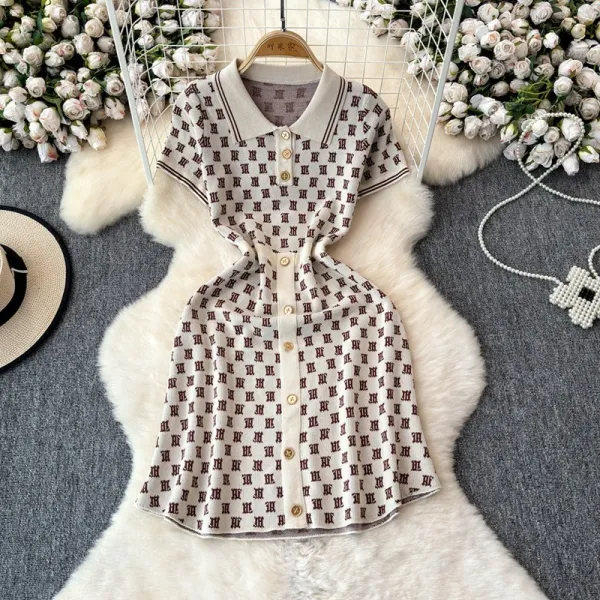 Waist cinched polo collar jacquard knit dress