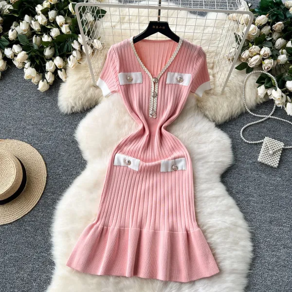 V-neck waist cinched short sleeved knitted dress