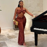 Hanging neck, exposed back, chest wrapped skirt cover