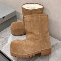 Big headed snow bread boots with thick soles that rise no more than the knee, mid leg cotton boots
