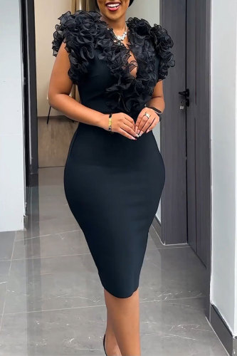 V-neck mesh spliced black fungus edge wrapped elastic dress for buttocks