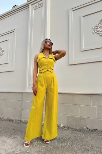 Women's sleeveless top and pants two-piece set