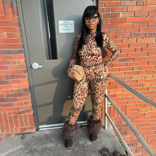 Half high neck contrasting leopard print tight pants two-piece set