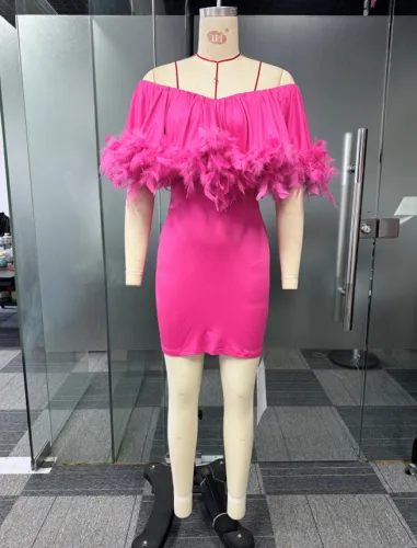 One shoulder feather elastic hip hugging dress
