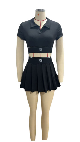 Polot shirt and skirt set with exposed navel
