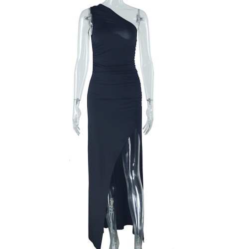 Solid color slanted neck exposed single shoulder sleeveless slit long skirt