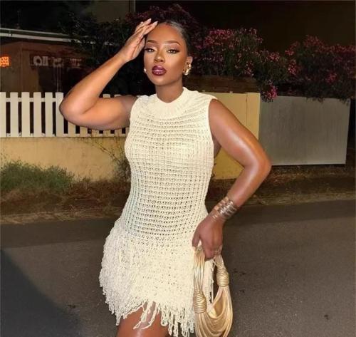 Sleeveless tassel knit dress