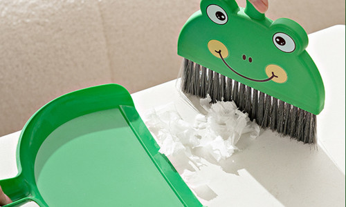 Mini Dustpan and Broom Set