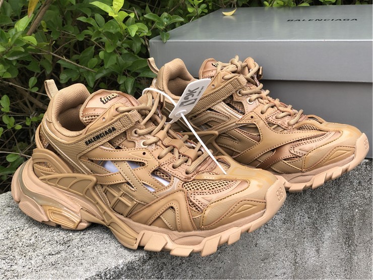 balenciaga muddy shoes