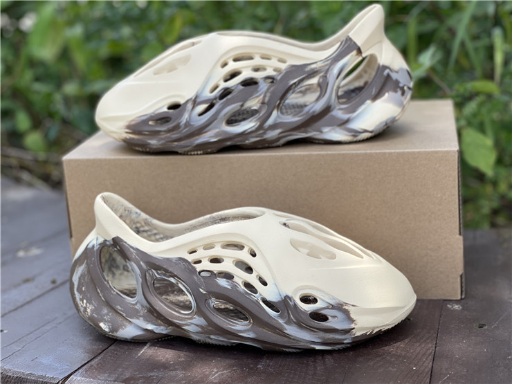 yeezy foam runner mx cream clay