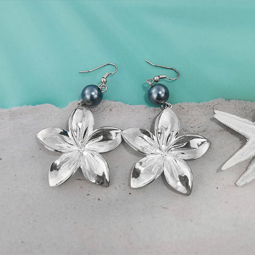 Hawaiian plumeria pearl earrings
