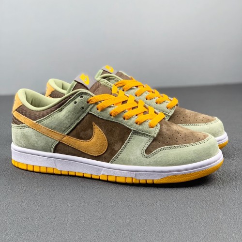 Dunk Low “Dusty Olive”